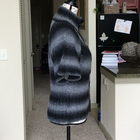 😍 Ombré Striped Sweater 😍 - Picture 2 of 7